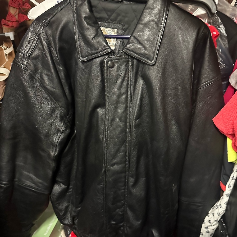 Men's Black Leather Bomber Jacket‎